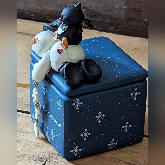 Cute Vintage Snowman Candle With Lid and Snowflake Dangles - Picture 5 of 11